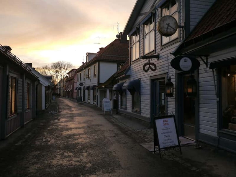 1-day 7h Royal Palace and Castle Tour from Stockholm - Sigtuna, Sweden’s Oldest Town