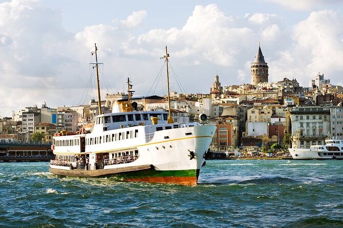 2 Continents Tour incl. Beylerbeyi Palace [full-day] - The Spice Bazaar: Istanbul’s fragrant first stop