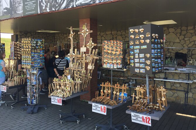 2 countries! Hill of Crosses, Rundale Palace and Bauska castle - Who will enjoy this experience most