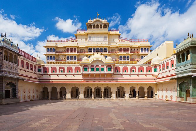2-Day Private Tour of Jaipur from Delhi: City Palace, Hawa Mahal and Amber Fort - Amber Fort: the major architectural event