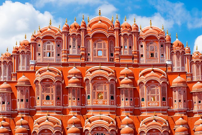 2-Day Private Tour of Jaipur from Delhi: City Palace, Hawa Mahal and Amber Fort - Hawa Mahal and the story behind the facade
