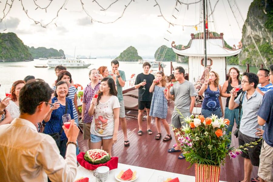 2-Day Royal Palace Ha Long Bay & Ti Top Island Cruise - Who will enjoy this cruise most
