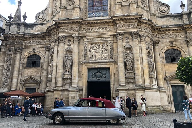 3H private city tour of Bordeaux and vineyard in a Citroën DS - Red wine, white wine, or a little extra French flavor