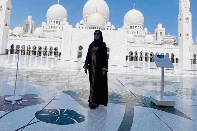 8 hours Abu Dhabi Grand Mosque and Qasar Al Watan Palace Tour - Price, transport, and the real value