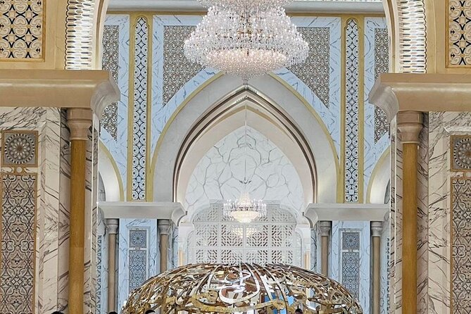 8 hours Abu Dhabi Grand Mosque and Qasar Al Watan Palace Tour - Practical details that can save you trouble