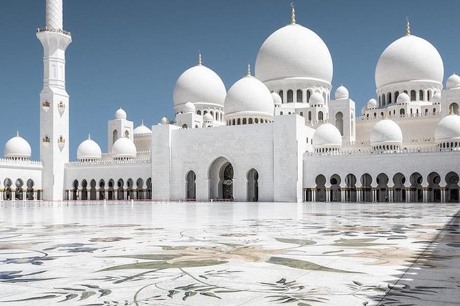 Abu Dhabi City Tour, Emirates Palace, Grand Mosque, Louvre Museum - The Grand Mosque: the one full visit
