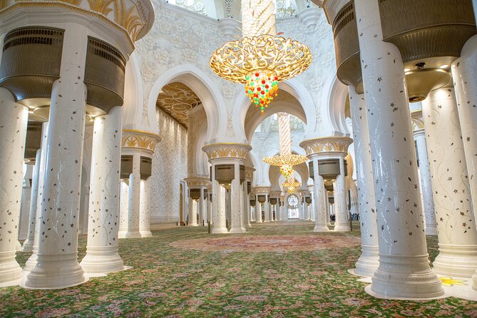Abu Dhabi City Tour: Grand Mosque, Palace, Souk, Louvre & Ferrari - Why this private Abu Dhabi tour works