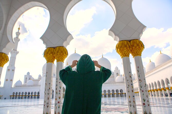 Abu Dhabi City Tour: Grand Mosque, Palace, Souk, Louvre & Ferrari - The Grand Mosque is the day’s centerpiece