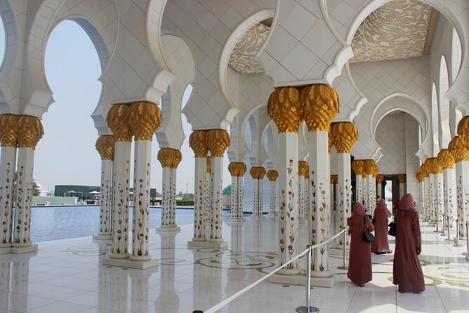 Abu Dhabi City Tour of Grand Mosque, Palace, Louvre, and Ferrari - Qasr Al Watan: worth the extra admission?