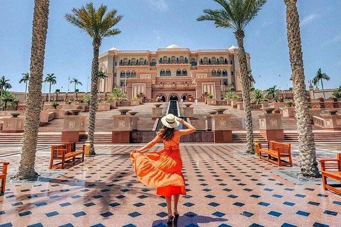 Abu Dhabi City Tour of Grand Mosque, Palace, Louvre, and Ferrari - Yas Mall and the one-hour lunch pause