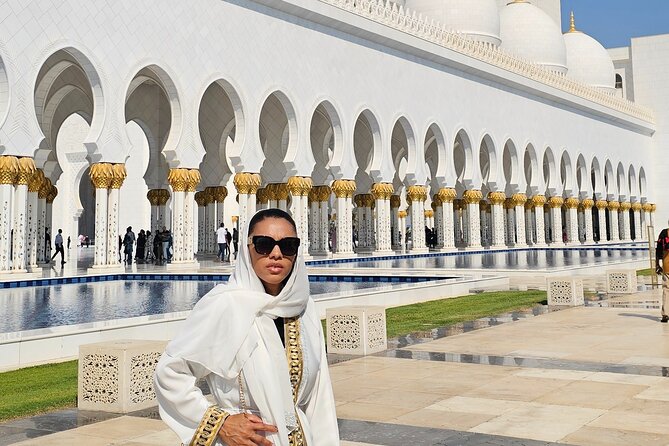 Abu Dhabi City Tour :Qasr Al Watan, Emirates Palace, Mosque - Ferrari World and the question of included admission