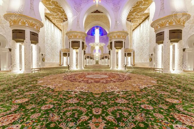 Abu Dhabi City Tour With Presidential Palace Entrance - Guided Tour - Why Abu Dhabi makes a good day trip from Dubai