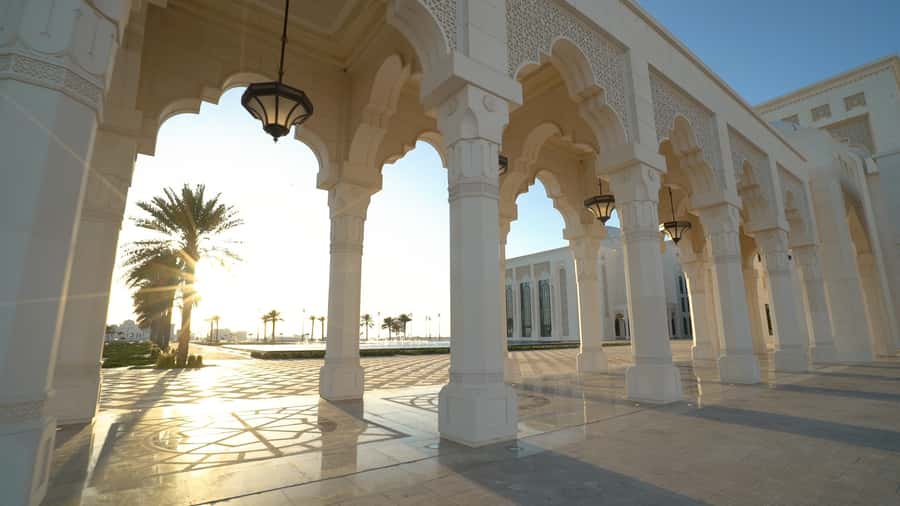 Abu Dhabi: Qasr Al Watan Palace & Garden Entry Ticket - The palace route and the big visual payoff