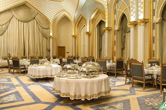 Abu Dhabi Sheikh Zayed Grand Mosque, Louvre, Qasr Al Watan Palace - Timing, lunch, and the risk of extra stops