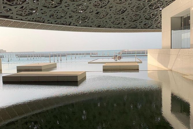 Abu Dhabi Sheikh zayed Mosque with Lunch, Louvre & Qasr Al Watan Palace - Lunch gives the middle of the day a practical break