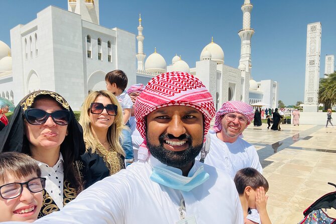Abu Dhabi Tour Grand Mosque Emirates Palace Heritage Village - Al Mina souk: a useful local shopping stop