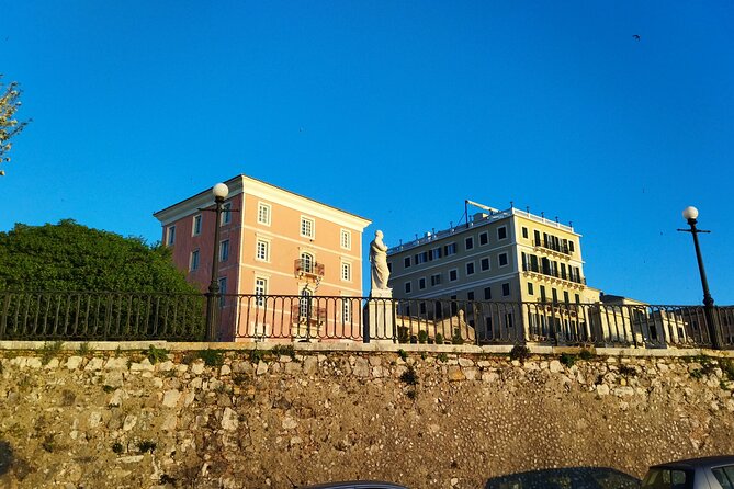 Achillion Palace and Corfu town, Half day private tour - The private format and guide question