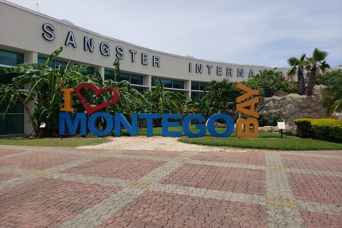 Airport Transfer Montego Bay: Riu Montego / Reggae / Palace - A simple private ride from Sangster Airport