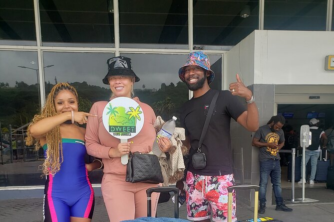 Airport Transfer Montego Bay: Riu Montego / Reggae / Palace - The human touch from Adrian Barrett