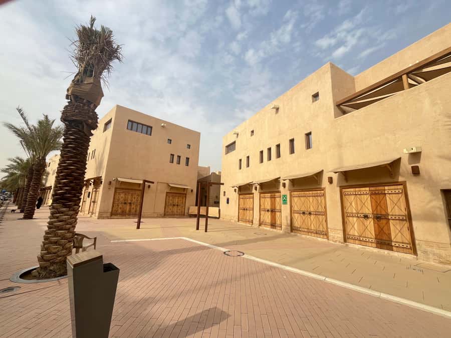 Al Masmak Fortress, Murabba Palace, and Souq Al Zal Tour - Al Masmak Fortress and the fight to restore Riyadh