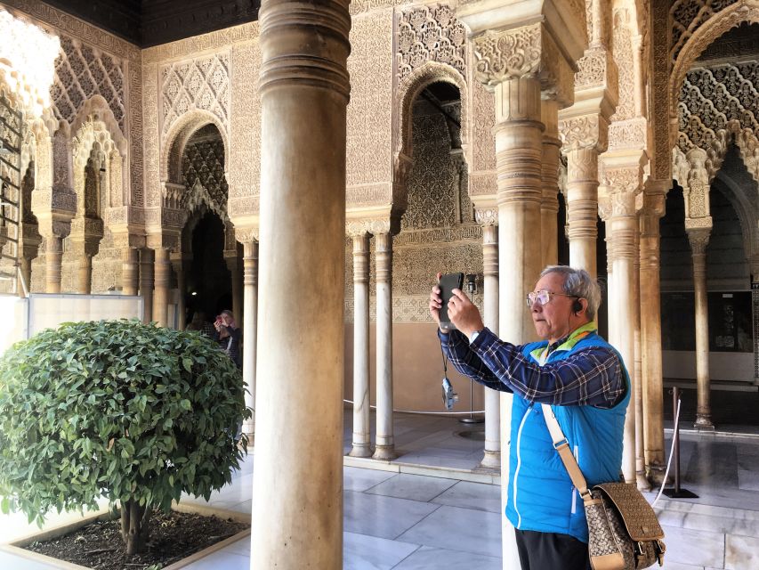 Alhambra and Nasrid Palaces and Local Food Experience - Starting at the Alcazaba fortress