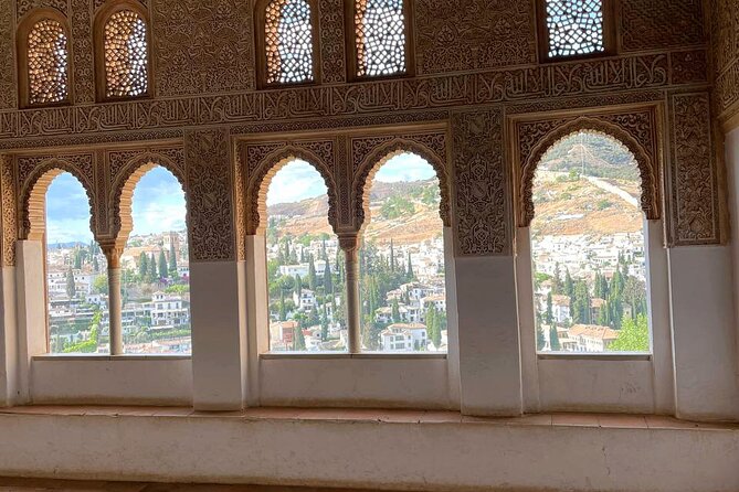 Alhambra and Nasrid Palaces Guided Tour with Tickets - The Nasrid Palaces, the main event