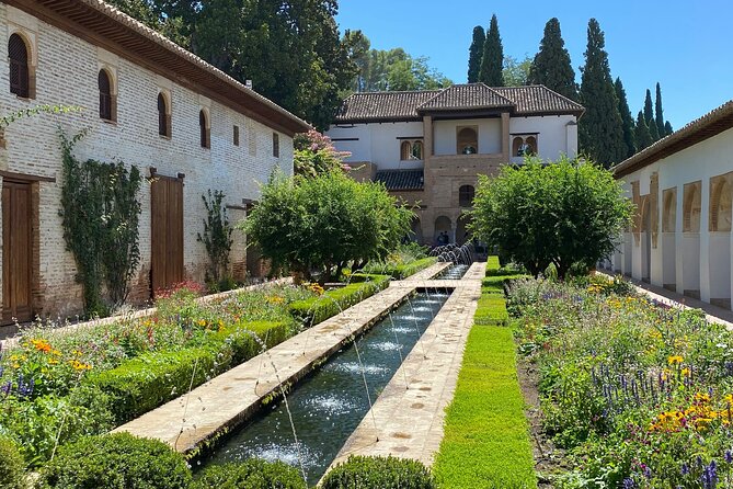Alhambra and Nasrid Palaces Last Minute Tickets - Generalife gardens as the quiet finish