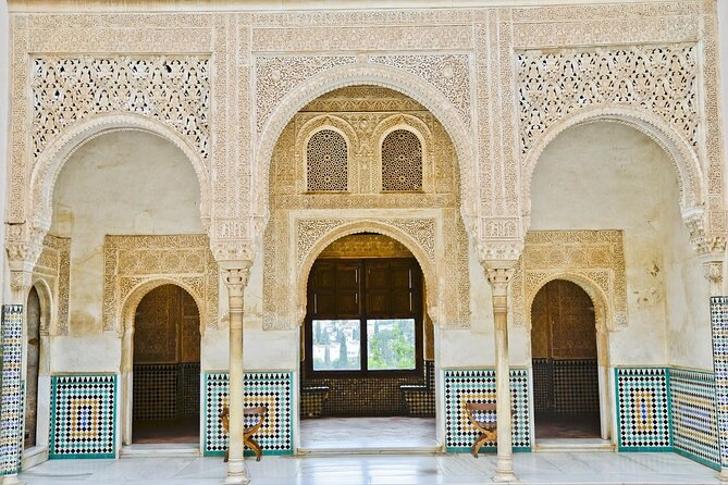 Alhambra & Generalife Skip the Line Regular Group including Nasrid Palaces - The Nasrid Palaces: the reason to reserve early