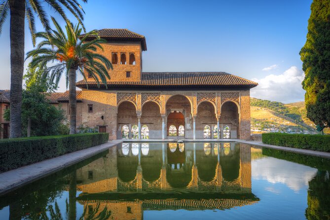 Alhambra : Guided Tour & Ticket Nasrid Palaces Guaranteed - Group size, timing, and the real pace