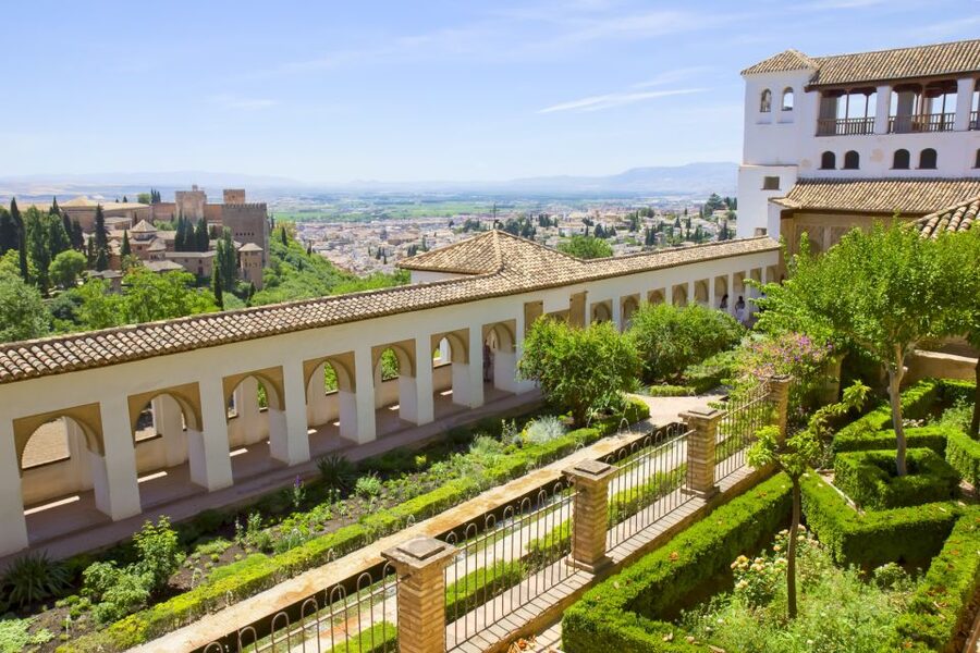 Alhambra, Nasrid Palaces and Albaicin Tour - How much value do you get for $88?