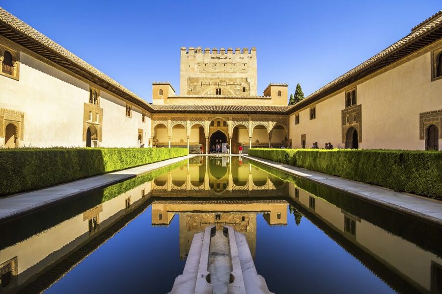 Alhambra, Nasrid Palaces and Albaicin Tour - The break between the two halves