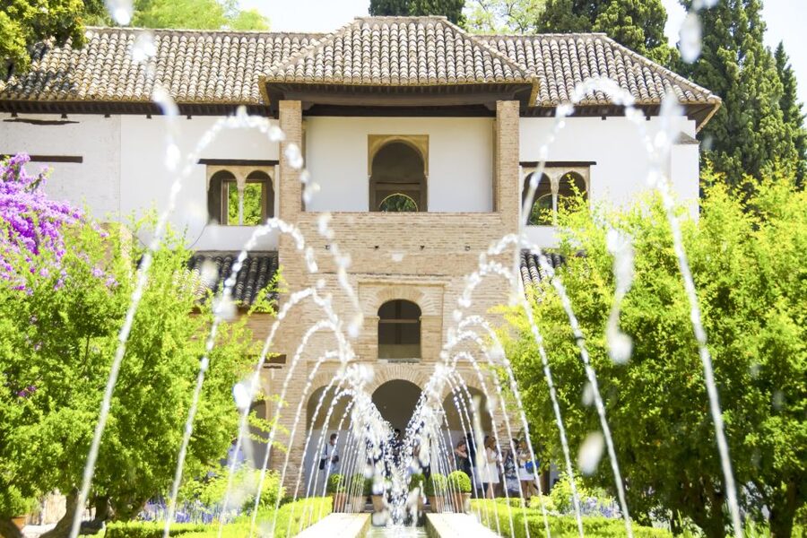 Alhambra, Nasrid Palaces and Albaicin Tour - Sacromonte adds another layer