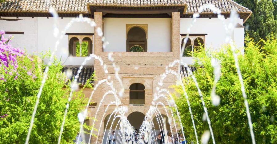 Alhambra, Nasrid Palaces and Albaicin Tour - Alcazaba walls and the military side of Granada
