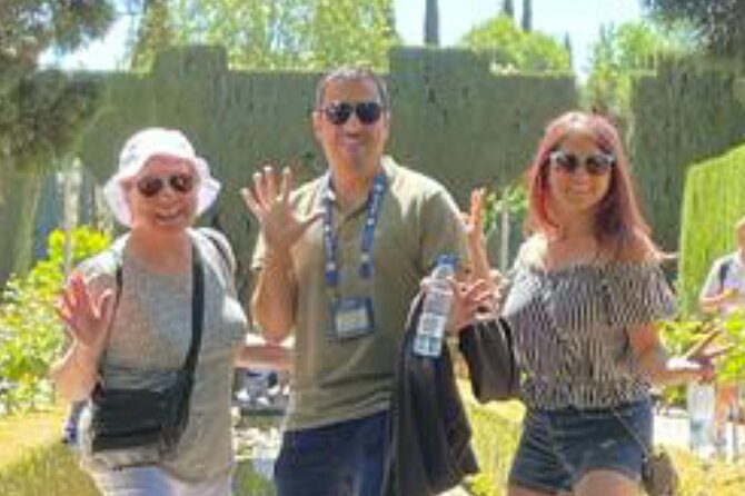 Alhambra, Nasrid Palaces, Generalife & Alcazaba Private Tour - Starting in the former Medina