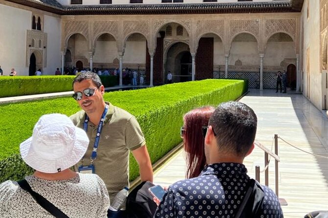 Alhambra, Nasrid Palaces, Generalife & Alcazaba Private Tour - The Generalife and its carefully managed gardens