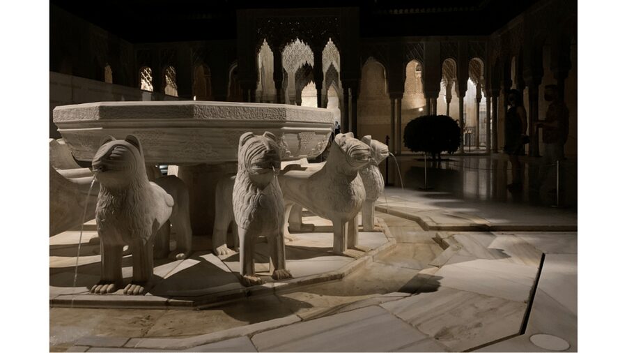 Alhambra: Nasrid Palaces Guided Night Tour without tickets - Key points to know before you book