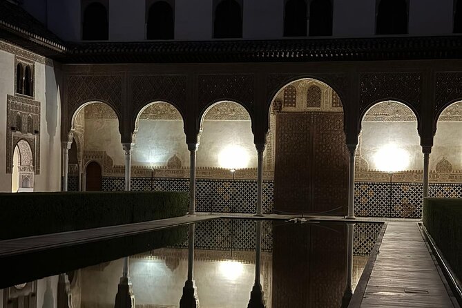 Alhambra Night Tour with tickets included Nasrid Palaces - Inside the Nasrid Palaces