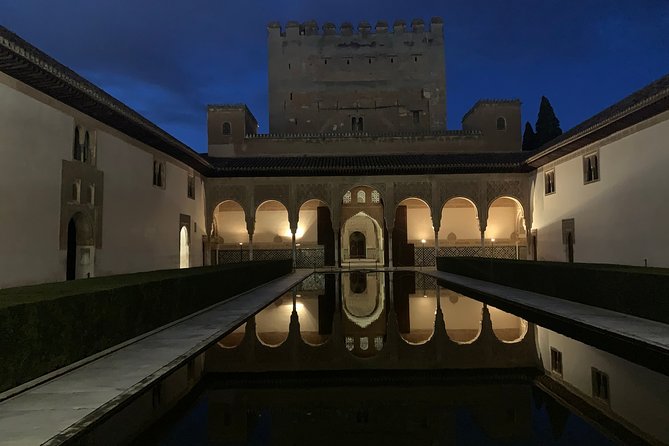 Alhambra: Night Visit to Nasrid Palaces - Why the Alhambra feels different after dark