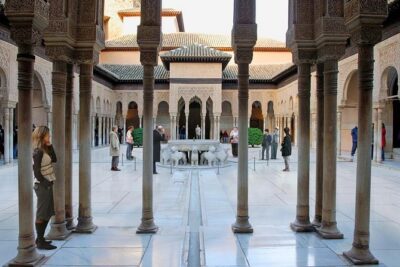 Alhambra Private/Small Group Tour & Nasrid Palaces Skip the Line