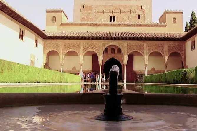 Alhambra Private/Small Group Tour & Nasrid Palaces Skip the Line - Timing, meeting point, and the details that matter