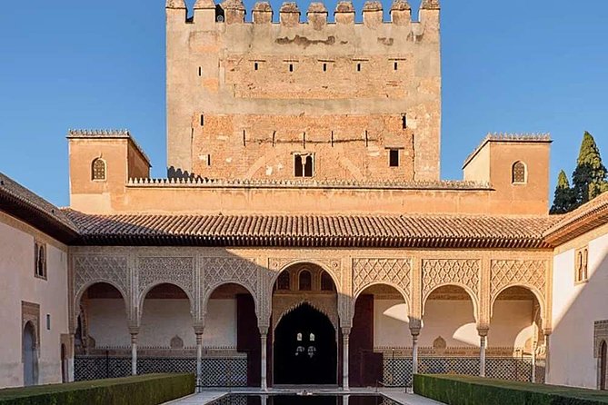 Alhambra Private Tour: Nasrid Palaces, Alcazaba and Generalife - Why a guided Alhambra visit helps