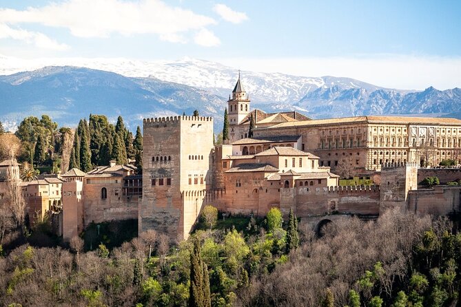 Alhambra Private Tour: Nasrid Palaces, Alcazaba and Generalife - The Generalife gardens and royal retreat