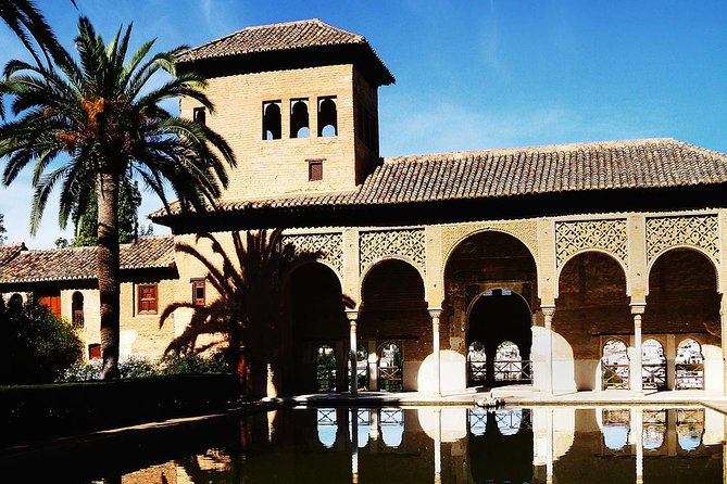 Alhambra Private Tour: Nasrid Palaces, Alcazaba and Generalife - The Alcazaba fortress in 30 minutes