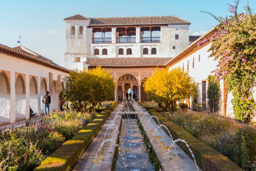 Alhambra Private Tour: Nasrid Palaces, Alcazaba & Generalife - The Nasrid Palaces and their fine Islamic art