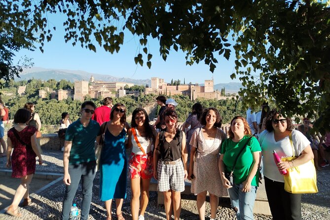 Alhambra Private Tour: Nasrid Palaces and Generalife - Guides Laura and Cheikh Sow