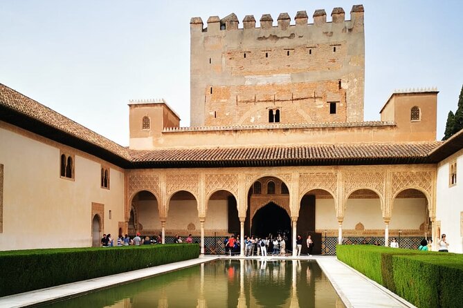 Alhambra Private Tour with Tickets to the Nasrid Palaces - Key points at a glance
