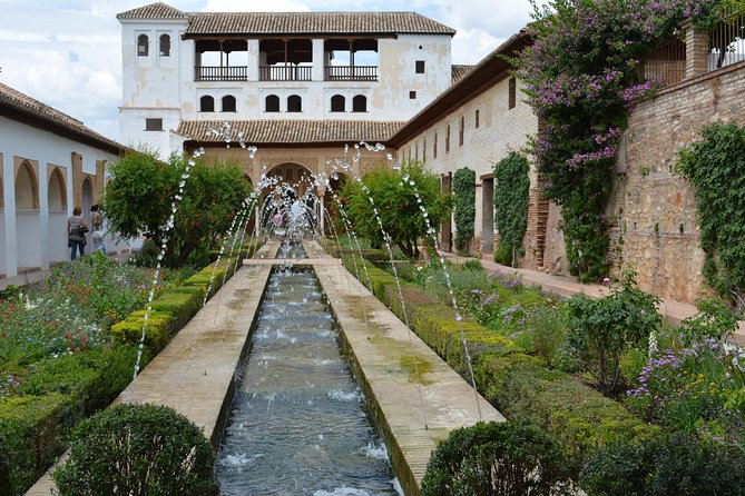 Alhambra: Skip-the-Line to Nasrid Palaces & Generalife - The Generalife Gardens slow the pace