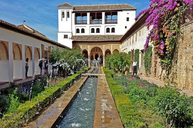Alhambra: Skip-the-Line to Nasrid Palaces & Generalife - Guide quality makes the biggest difference