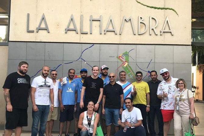 Alhambra Tour with Nasrid Palaces : Join a Group. Skip the line. - Inside the Nasrid Palaces