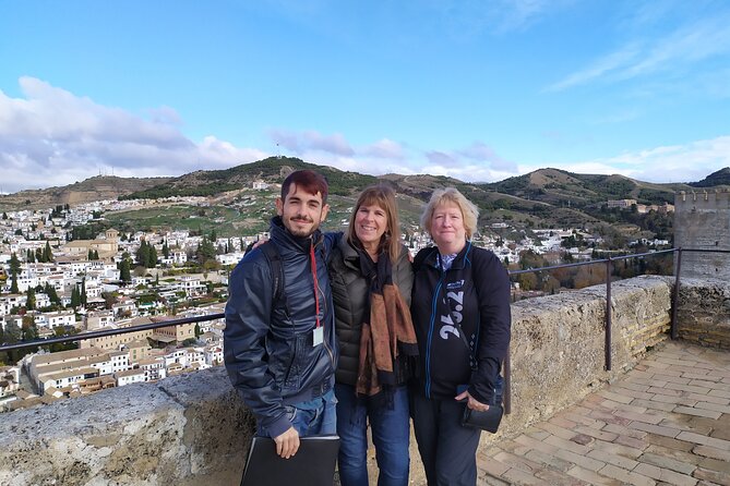 Alhambra with Nazaries Palaces Private Tour - Charles V’s Palace and the Christian chapter